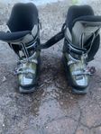 Slalompjäxor i storlek 43-44 SALOMON