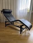 Le Corbusier vilfåtölj svart skinn