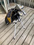 Juniorklubbor höger, Driver, hybrid, 2 st järn putter, bag