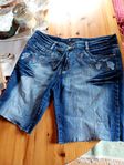 Av klippta byxor till Shorts stl 44