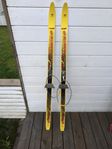 Skidor 135 cm
