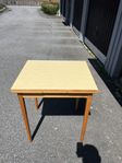 Köksbord med perstorpsskiva