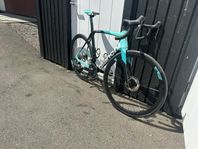 Bianchi Oltre XR3 2023
