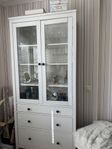 hemnes vitrinskåp