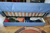 sleeping couch/ sovsoffa
