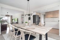 Exklusivt matbord i massiv ljus ek - 245 cm - 8 stolar