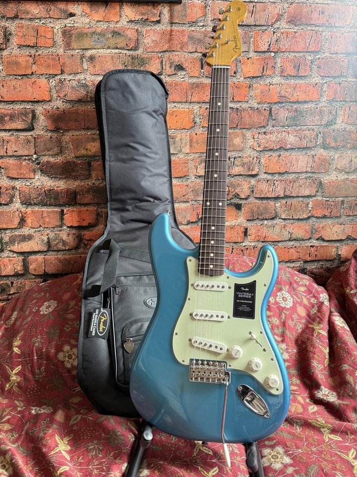 Fender Vintera II '60s Strato...