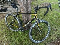 Scott CR1 Comp (Kolfiber) med Di2 Digitala växlar!