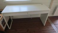 Skrivbord