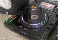 pioneer CDJ 2000 & DJM 800