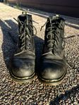 Dr. Martens 42