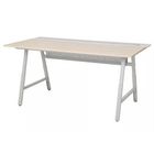 skrivbord och stol