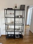 2 stycken glas hyllor