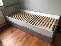 Billund bed 90x200 white/concrete