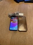 iphone 12 ,olåst med laddare och skall 