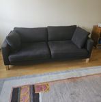 Svart/grå IKEA-soffa - Modell Karlstad
