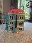 Gabby’s dollhouse inklusive alla leksaker