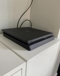 PlayStation 4 Slim (1 TB)