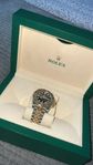 Rolex GMT-Master Ref 126713GRNR Gult Guld/Stål