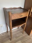 Sidebord / sängbord / nattygsbord i teak