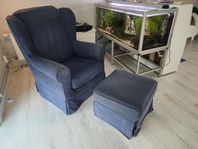 Fåtölj med fotpall