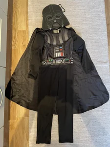 star wars kläder barn. stormtrooper samt Darth Vader