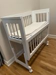 Troll bedside crib 