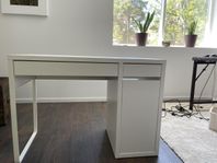 Skrivbord "Micke" från IKEA