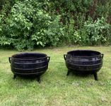 2x Gjutjärns grytor Arboga 1800-tal