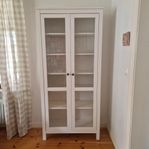 Hemnes vitrinskåp, 2 st