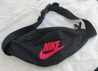 NIKE magväska
