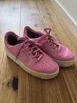 Rosa Nike air force 38,5