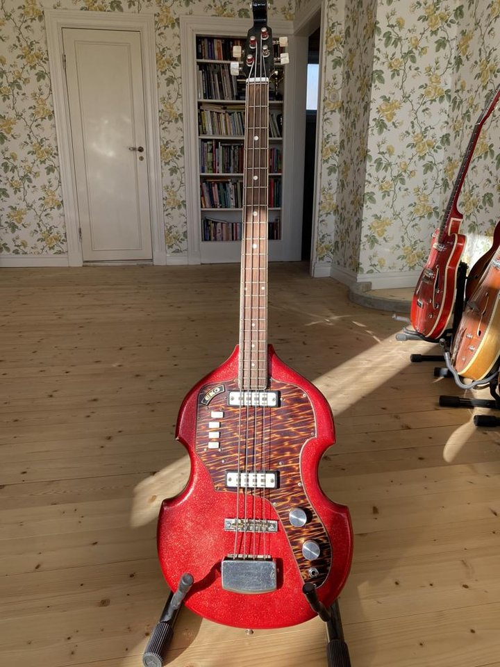 1962 Eko Violinbas.