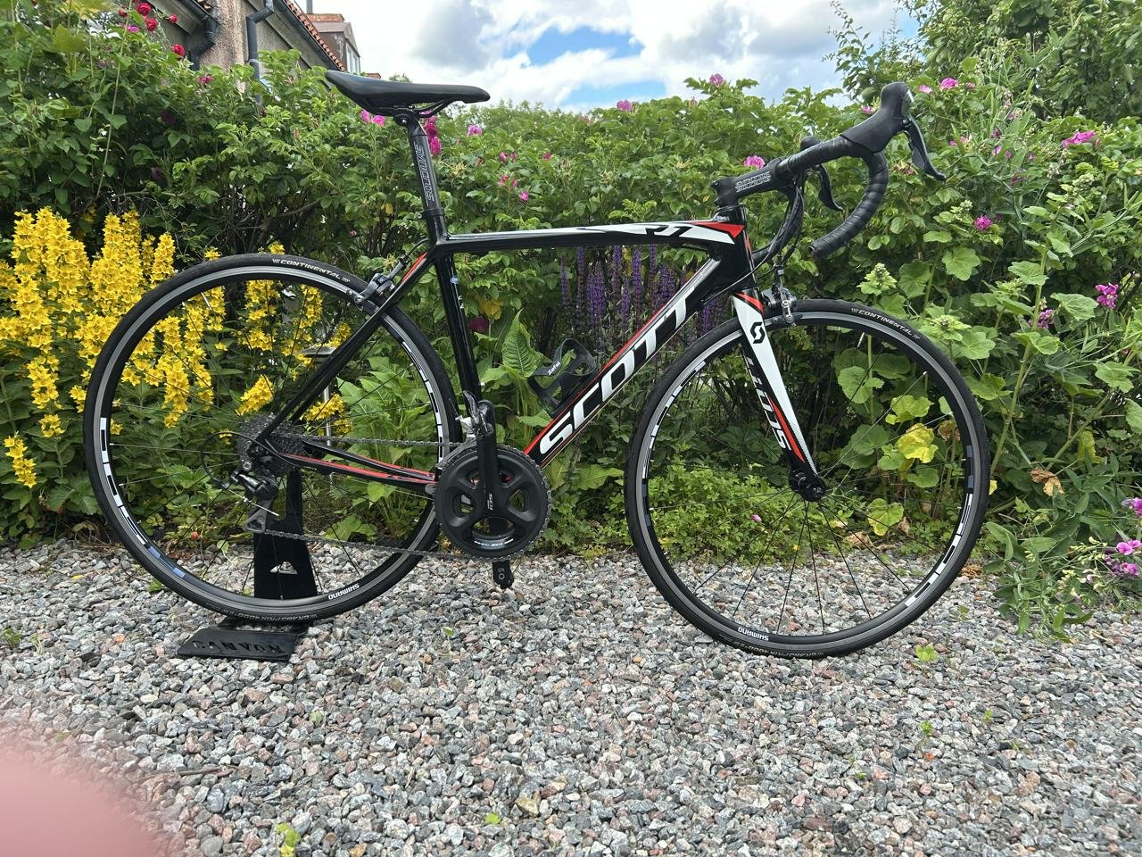 Racer Scott CR1 med kolfiberram
