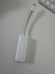 Apple Thunderbolt 3 (USB C) till Thunderbolt 2 adapter.