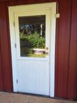 Ytterdörr med stort dubbelglas