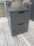 Svart nordli Ikea byrå