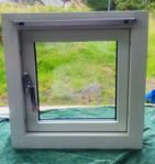 Rejält fönster  2 glas energiglas aluminium - trä 485x485