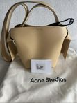 Acne musubi 