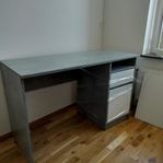 skrivbord och Stol 