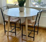 IKEA Matbord + 2 Stolar