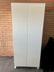 IKEA PLATSA skåp med dörrar och ben