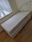säng 200x120x50