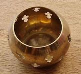 Mässing klot ljuslykta, höjd 12 cm.