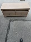 Hemnes TV-bänk från IKEA.