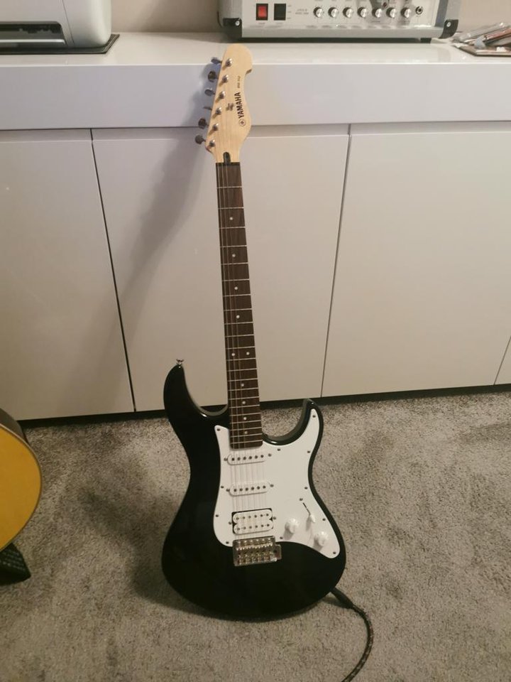 Yamaha EG-112  hss