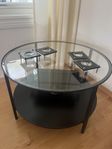 Soffbord i metall med glasskiva