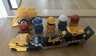 Volvo lastbil med fordon, figurer ikea o grävmaskin