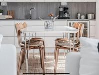 Stolar Fritz Hansen och danskt matbord