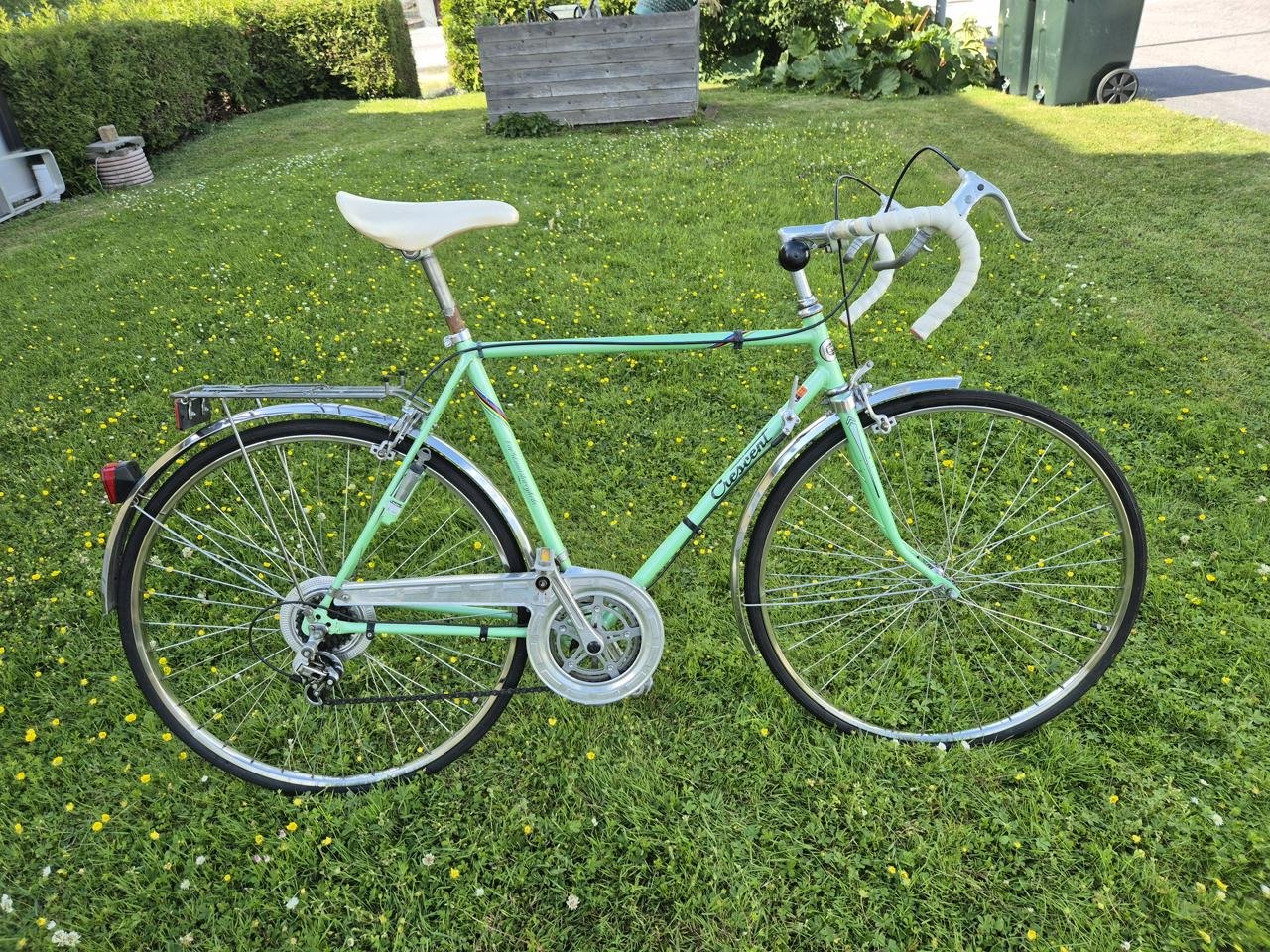 Vintage Racers Peugot och Cre...